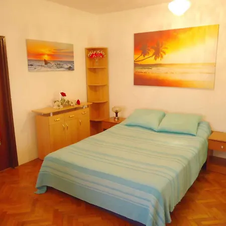 Apartment In Valbandon/istrien 8352